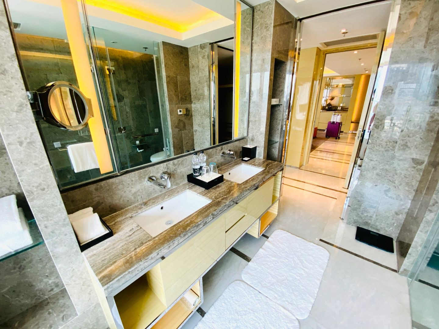 Chengdu/Chongqing-The overall performance of JW Hotel in Chengdu is definitely not very good.
