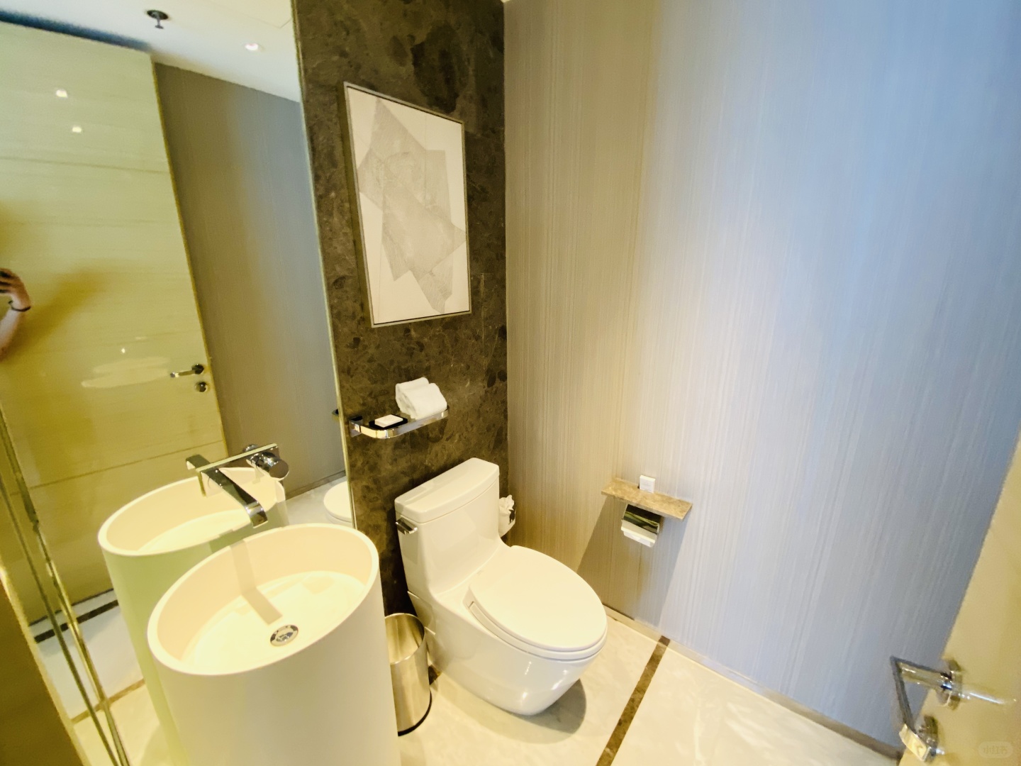 Chengdu/Chongqing-The overall performance of JW Hotel in Chengdu is definitely not very good.