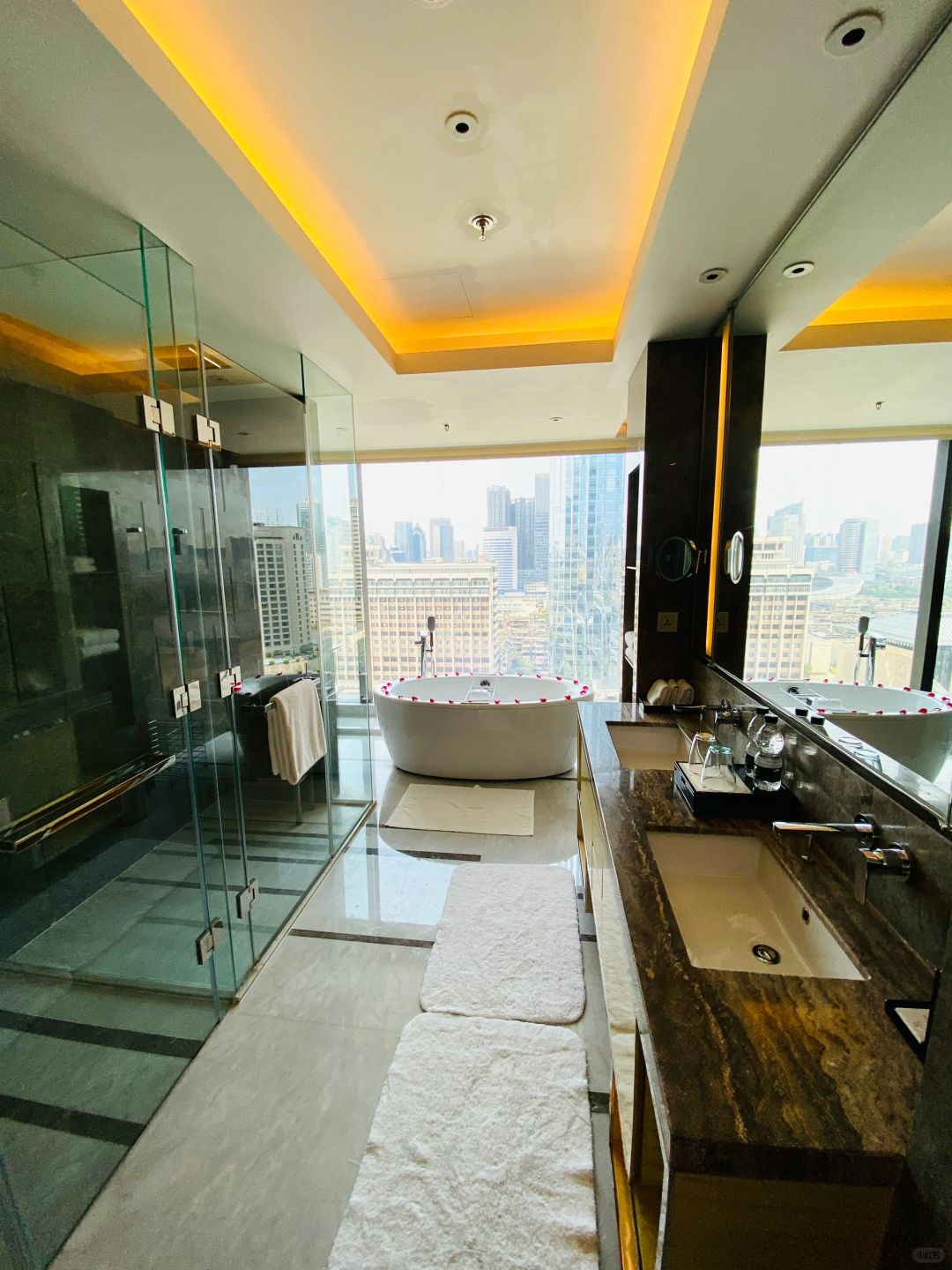 Chengdu/Chongqing-The overall performance of JW Hotel in Chengdu is definitely not very good.