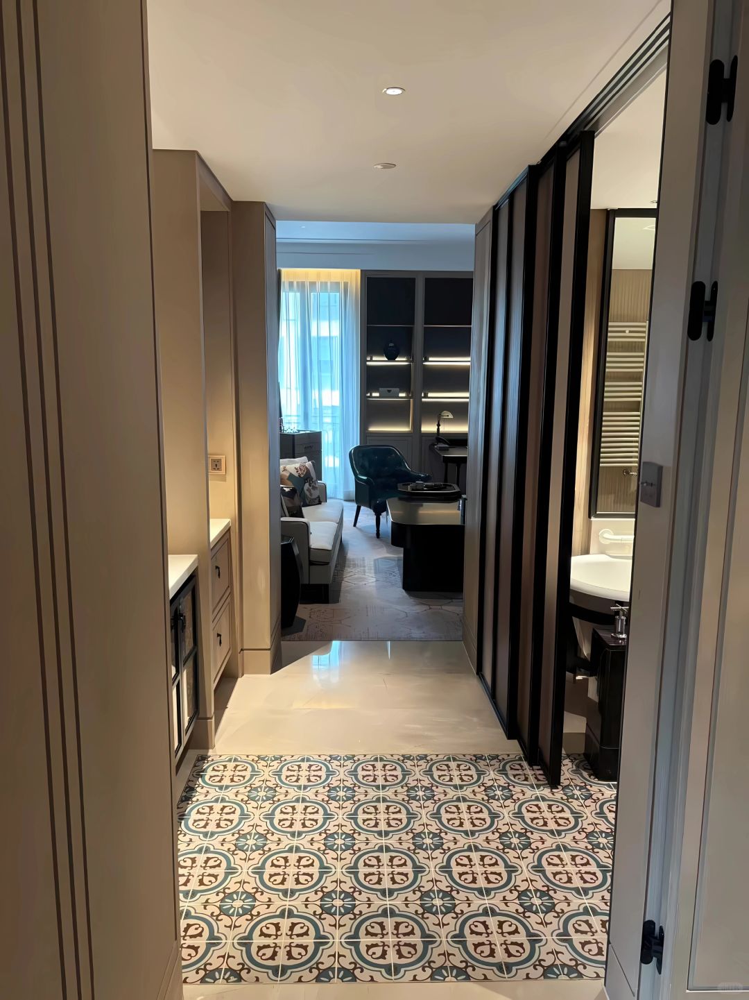 Chengdu/Chongqing-The Chengdu Yaotang Mansion Hotel features playful and complex retro ceramic tile decorations that blend Republican and French styles!