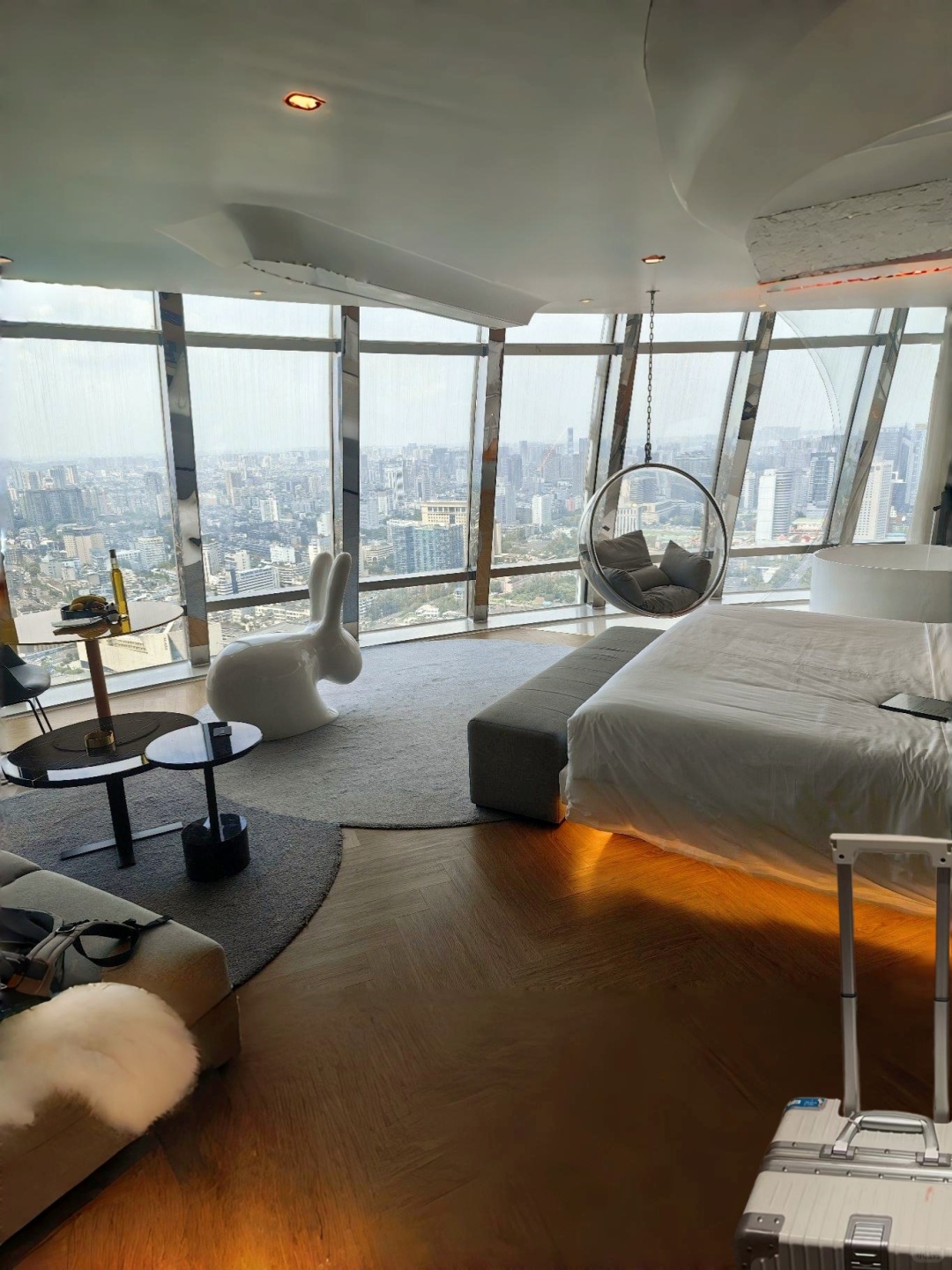 Chengdu/Chongqing-At ISEYA Shiye High Altitude Hotel in Chengdu, you can enjoy a high-altitude night view bubble bath at night!