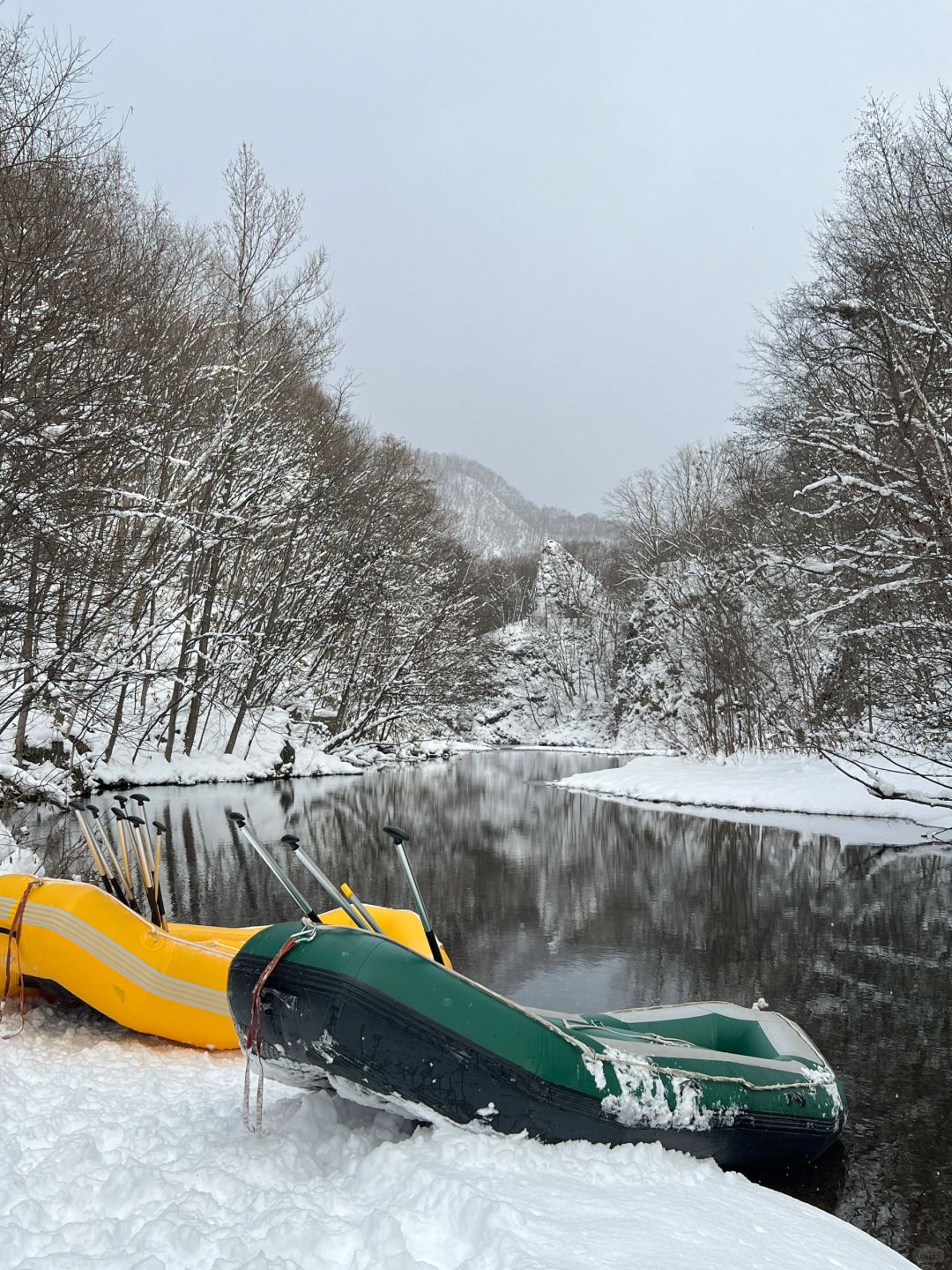 Sapporo/Hokkaido-Jozankei Snow Rafting:beautiful falling snow,talkative and friendly guys, rich hot spring  resources