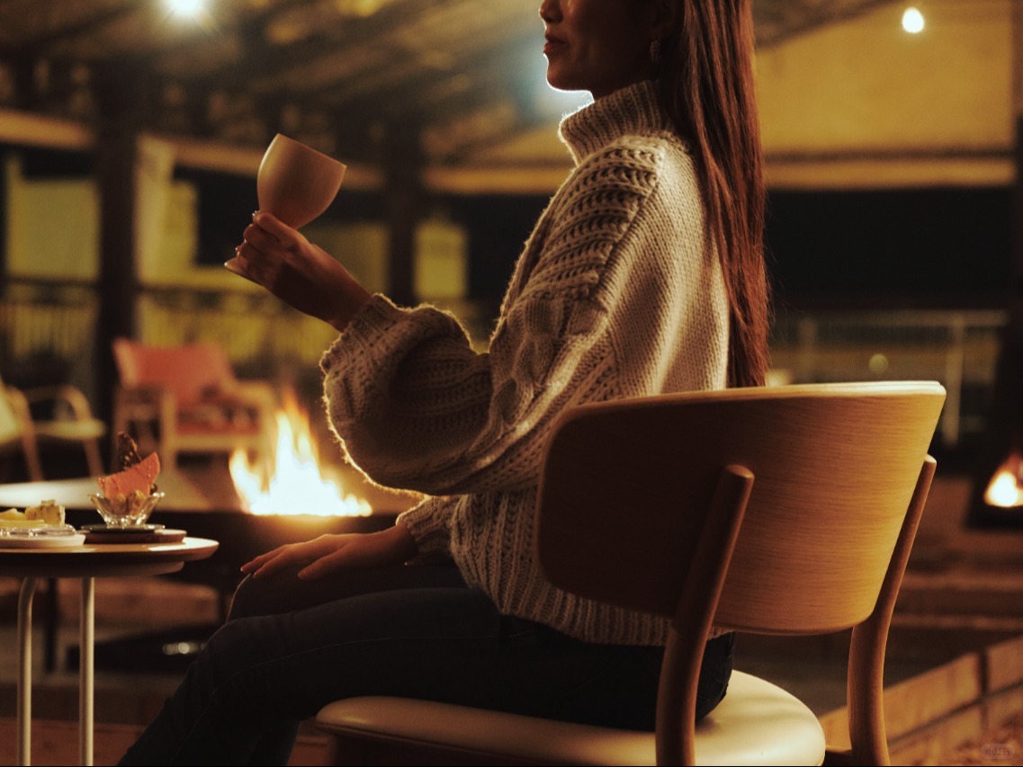 Sapporo/Hokkaido-Asahikawa Autumn Night Bonfire Bar: Chatting around the fire and having selected Hokkaido wines and hot drinks