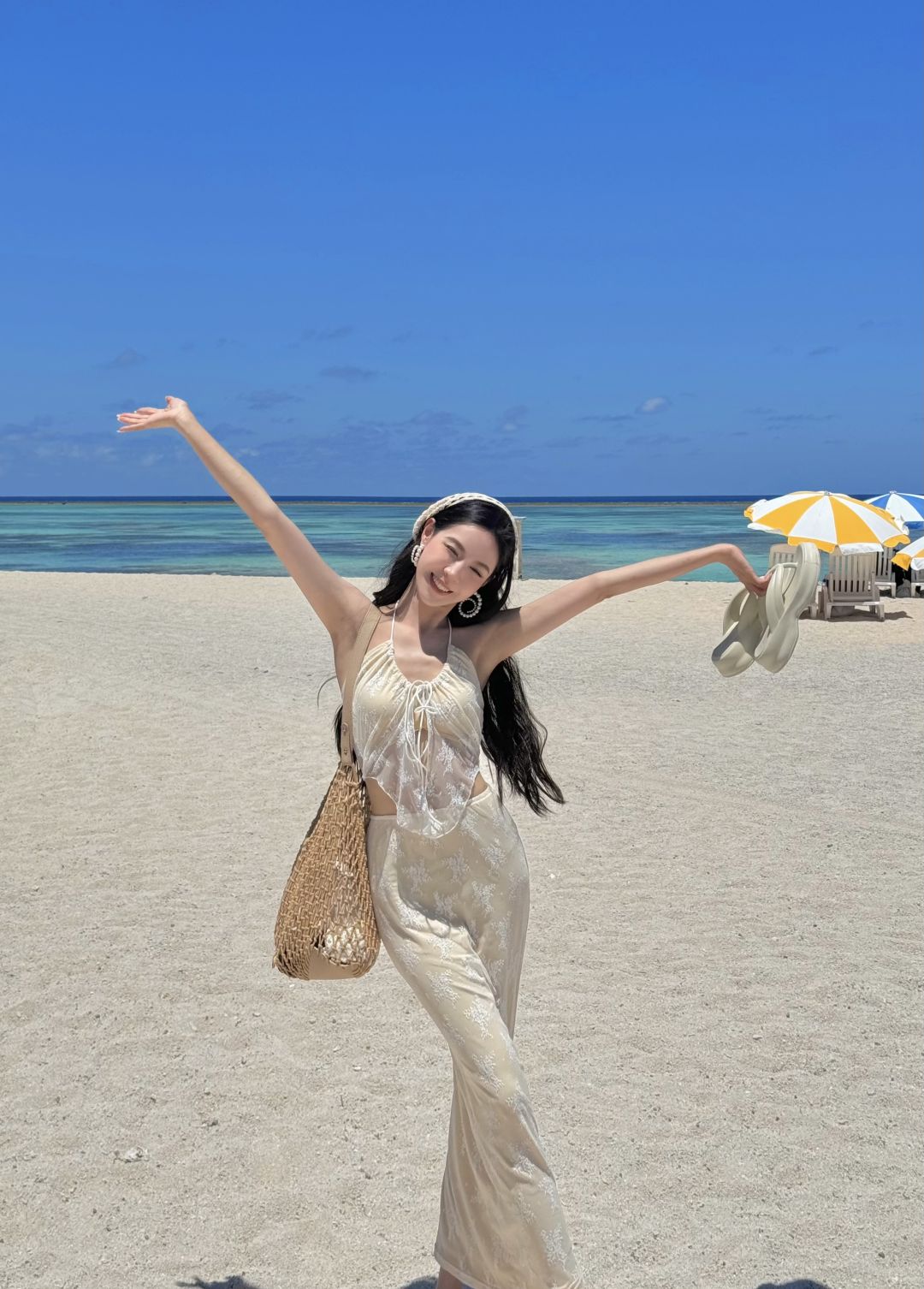 Okinawa-The jelly sea in Nagaru Island has its own filter:crystal clear sea water,turtles and sharks