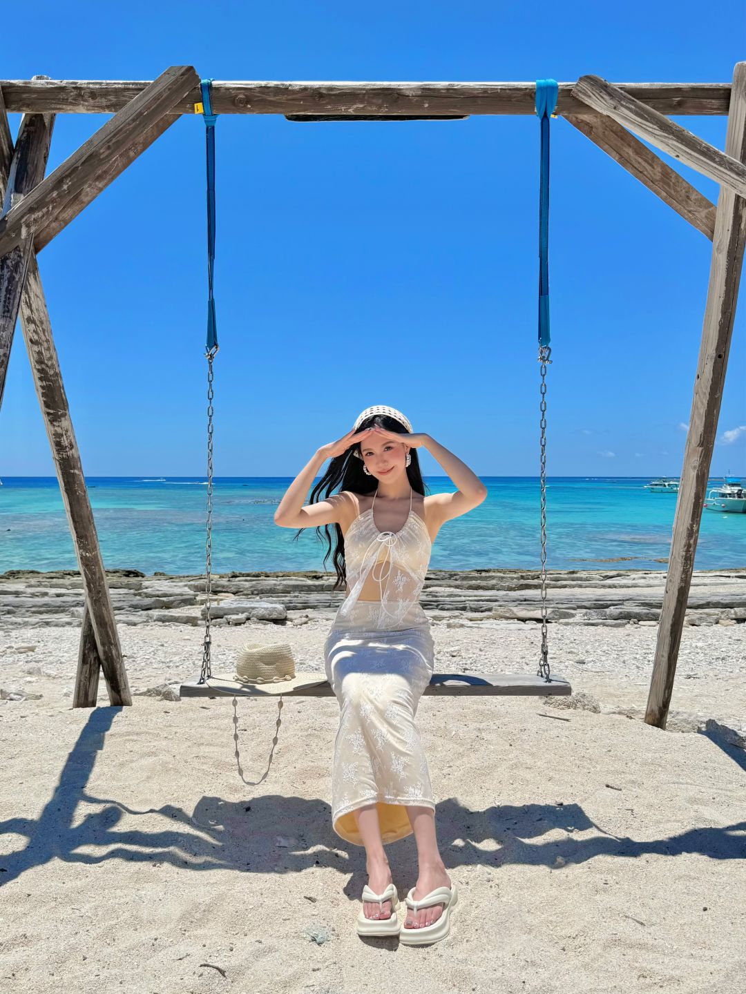 Okinawa-The jelly sea in Nagaru Island has its own filter:crystal clear sea water,turtles and sharks