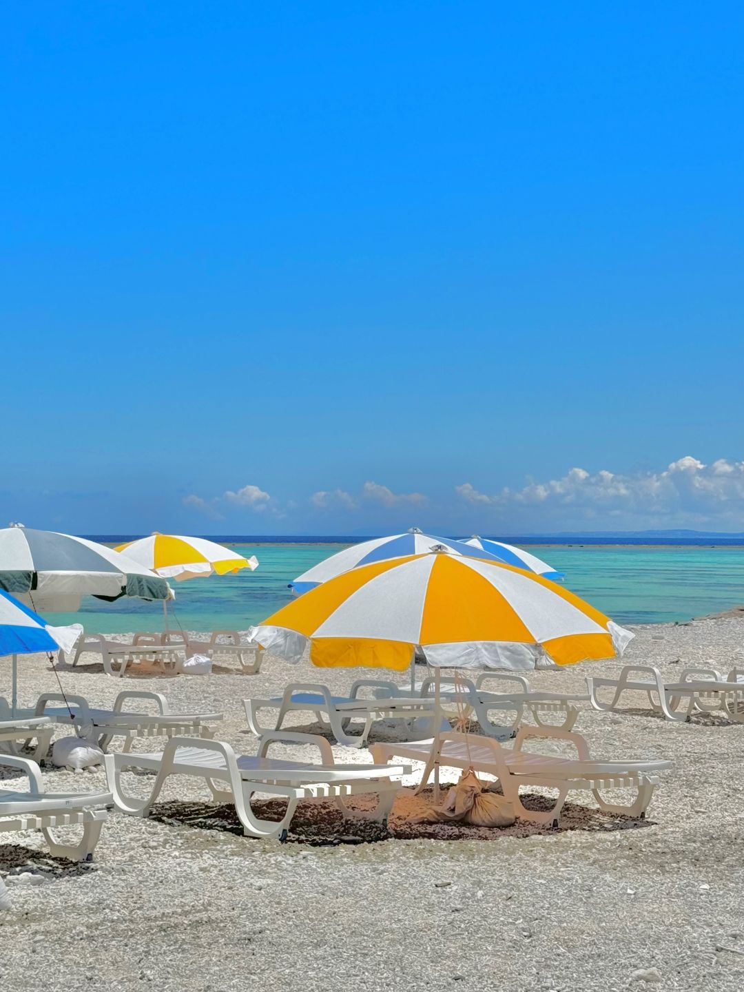 Okinawa-The jelly sea in Nagaru Island has its own filter:crystal clear sea water,turtles and sharks