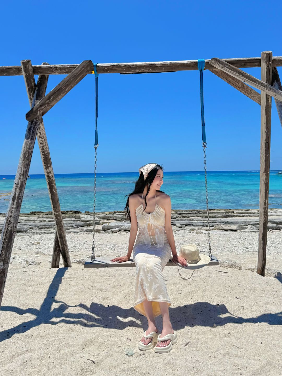 Okinawa-The jelly sea in Nagaru Island has its own filter:crystal clear sea water,turtles and sharks