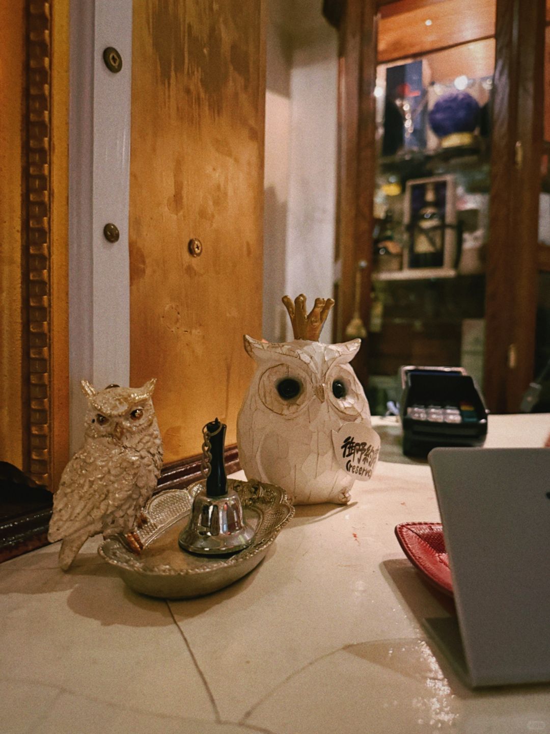 Okinawa-BAR Owl バーアウル,famous for its super large fruit cocktails