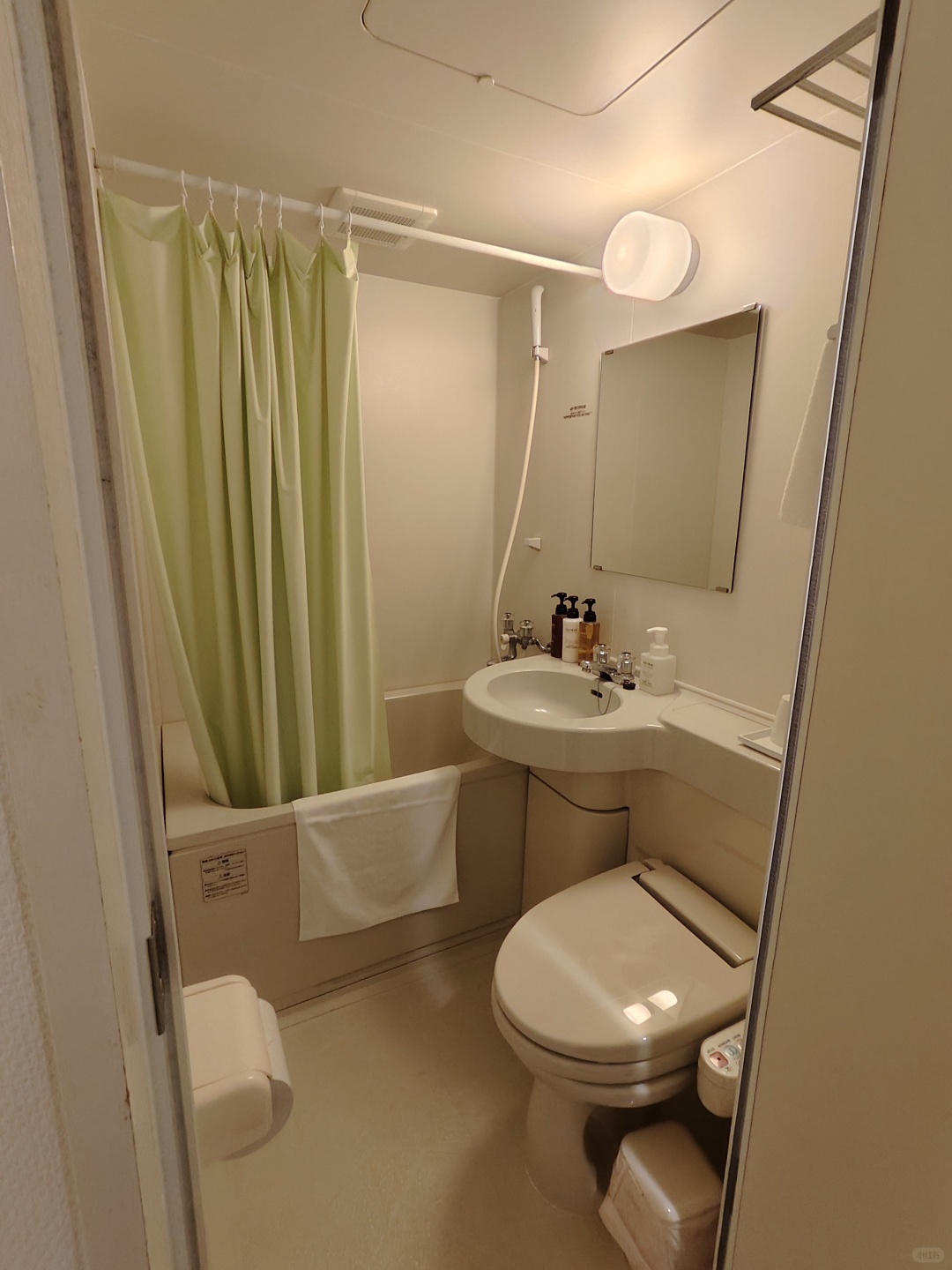 Okinawa-Smile Hotel in Naha:a chain hotel with a small refrigerator,face towels, cotton swabs, sponges and so on