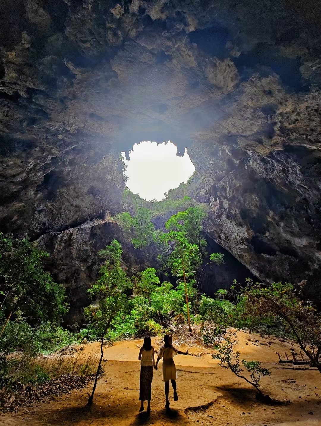 Hua Hin-Phraya Nakhon Cave, ?deep in the mountain valley of Sam Yod National Park