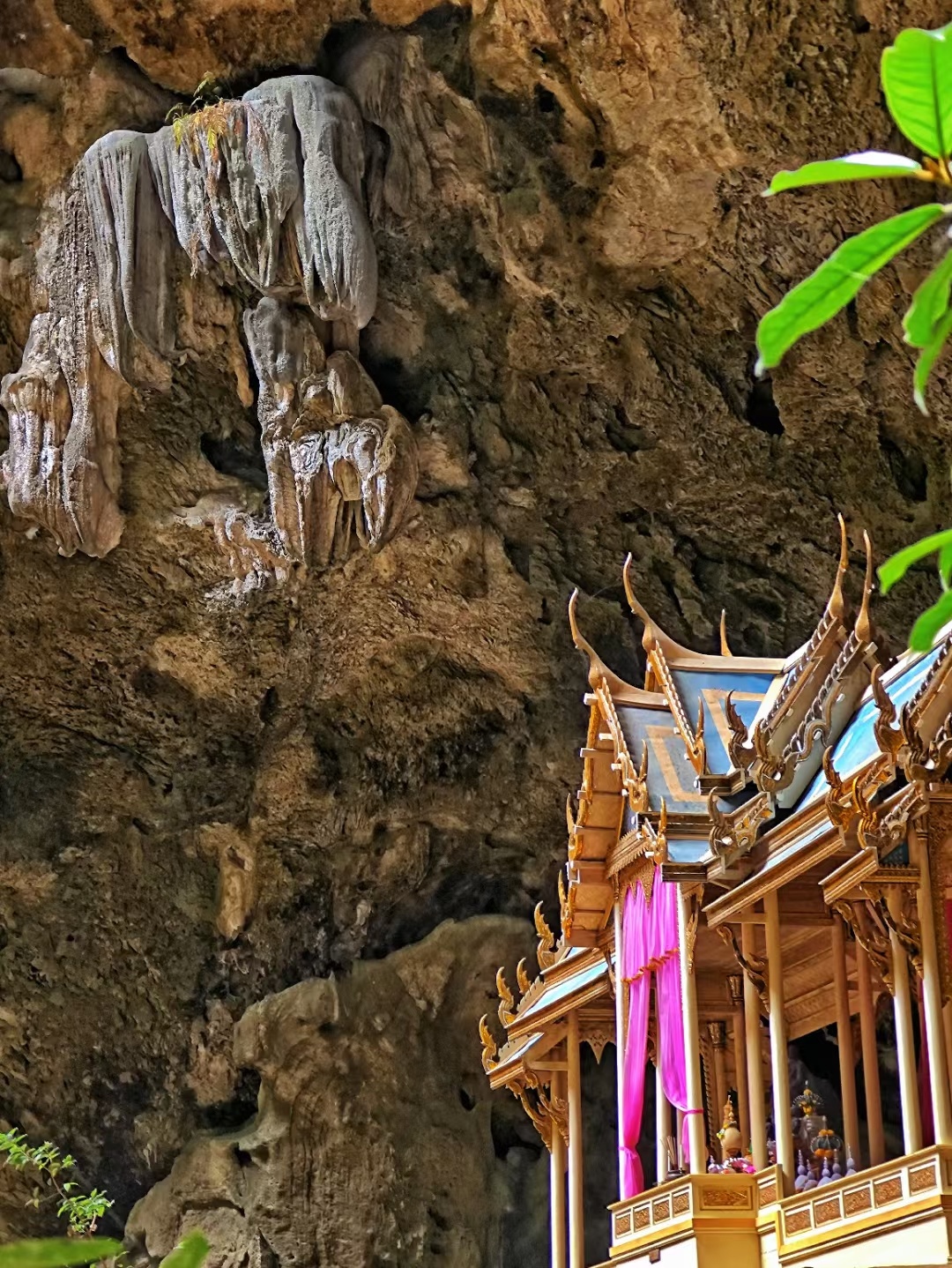 Hua Hin-Phraya Nakhon Cave, ?deep in the mountain valley of Sam Yod National Park