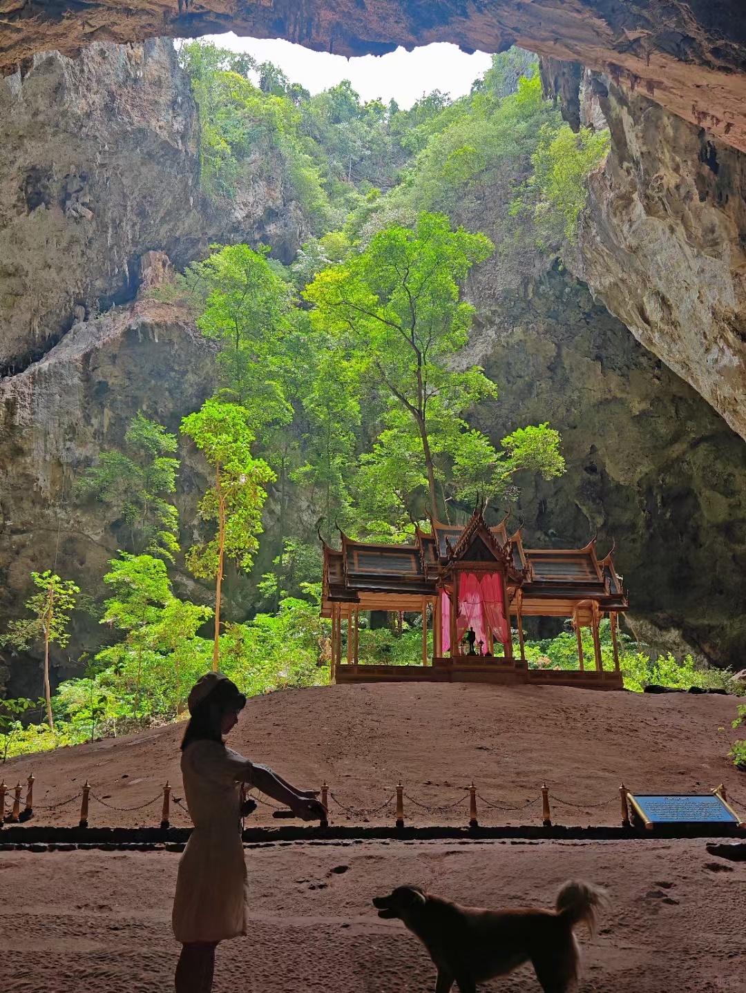 Hua Hin-Phraya Nakhon Cave, ?deep in the mountain valley of Sam Yod National Park