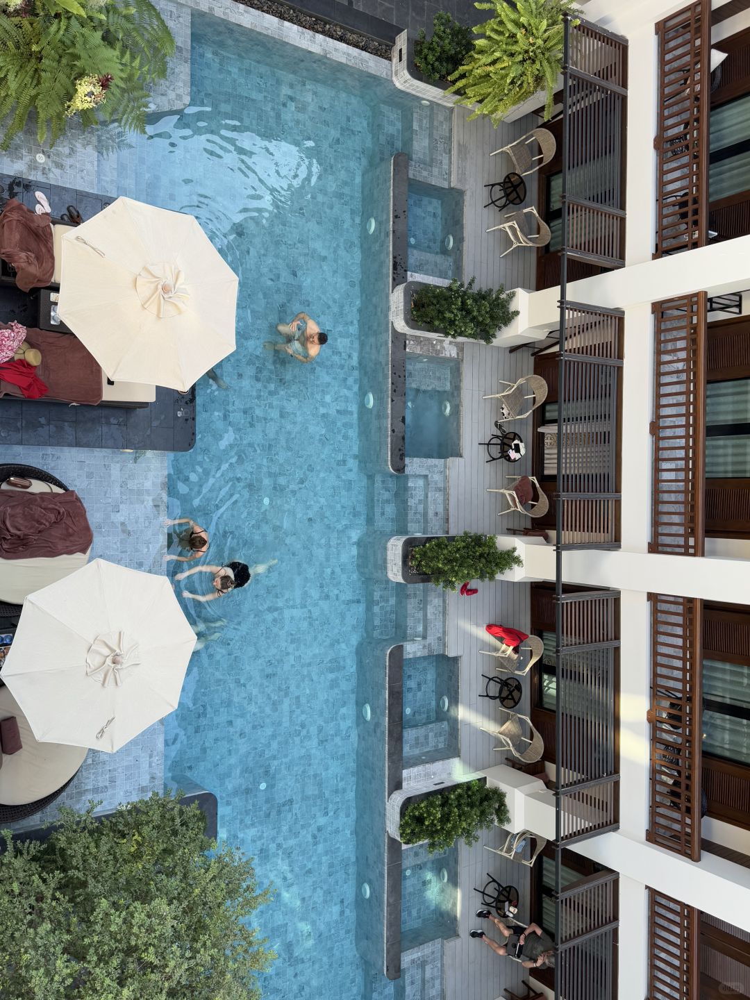 Chiang Mai-Hotel Sensai Nimman Road, Chiang Mai, has large rooms and rich breakfast
