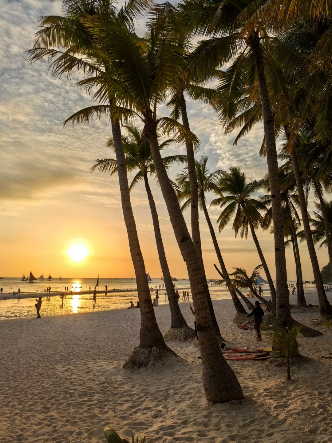 Boracay-The sunset sailing atmosphere Boracay great, embracing the sea and the feeling of freedom