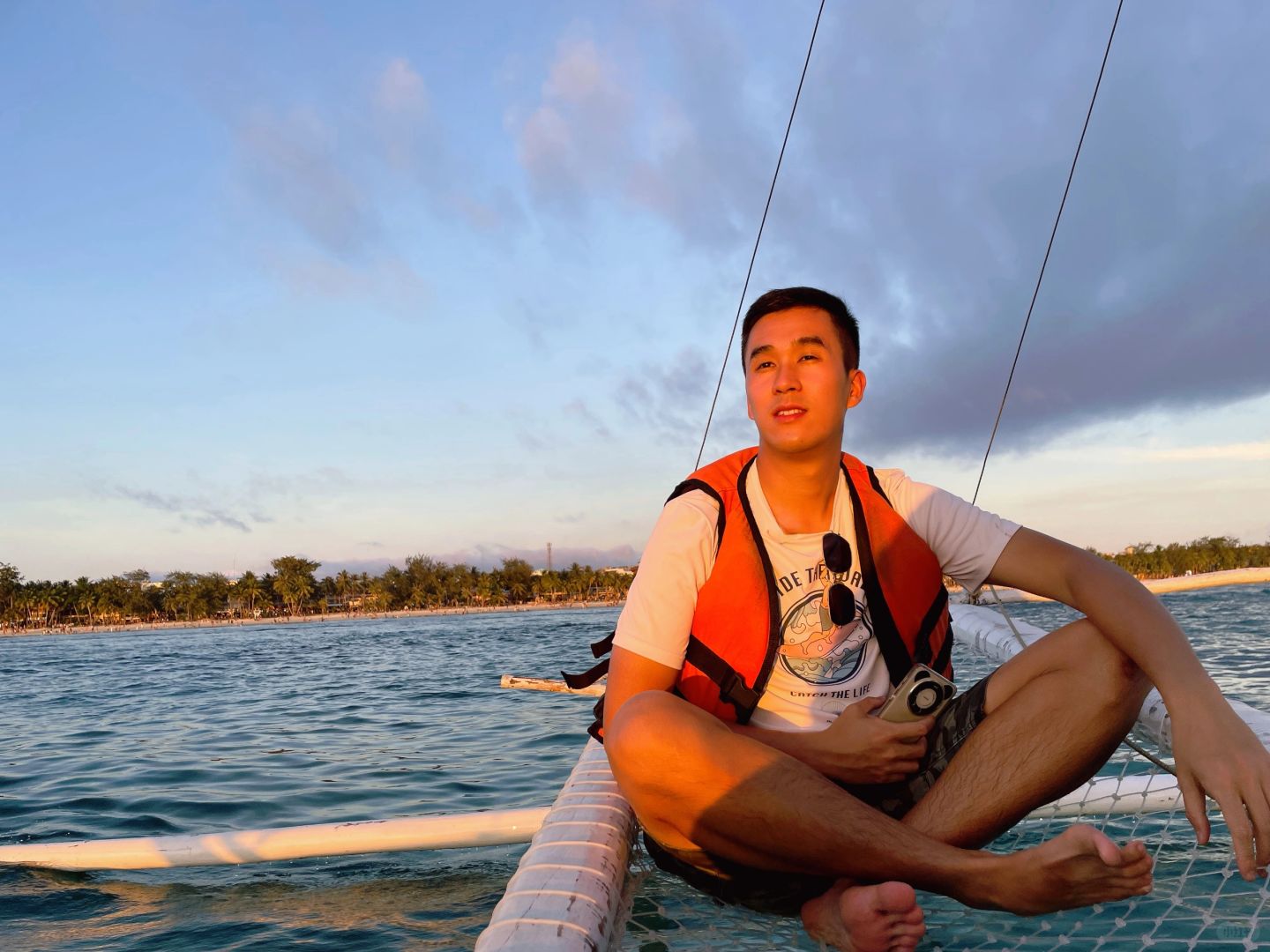 Boracay-The sunset sailing atmosphere Boracay great, embracing the sea and the feeling of freedom