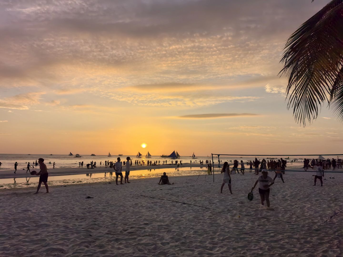 Boracay-The sunset sailing atmosphere Boracay great, embracing the sea and the feeling of freedom