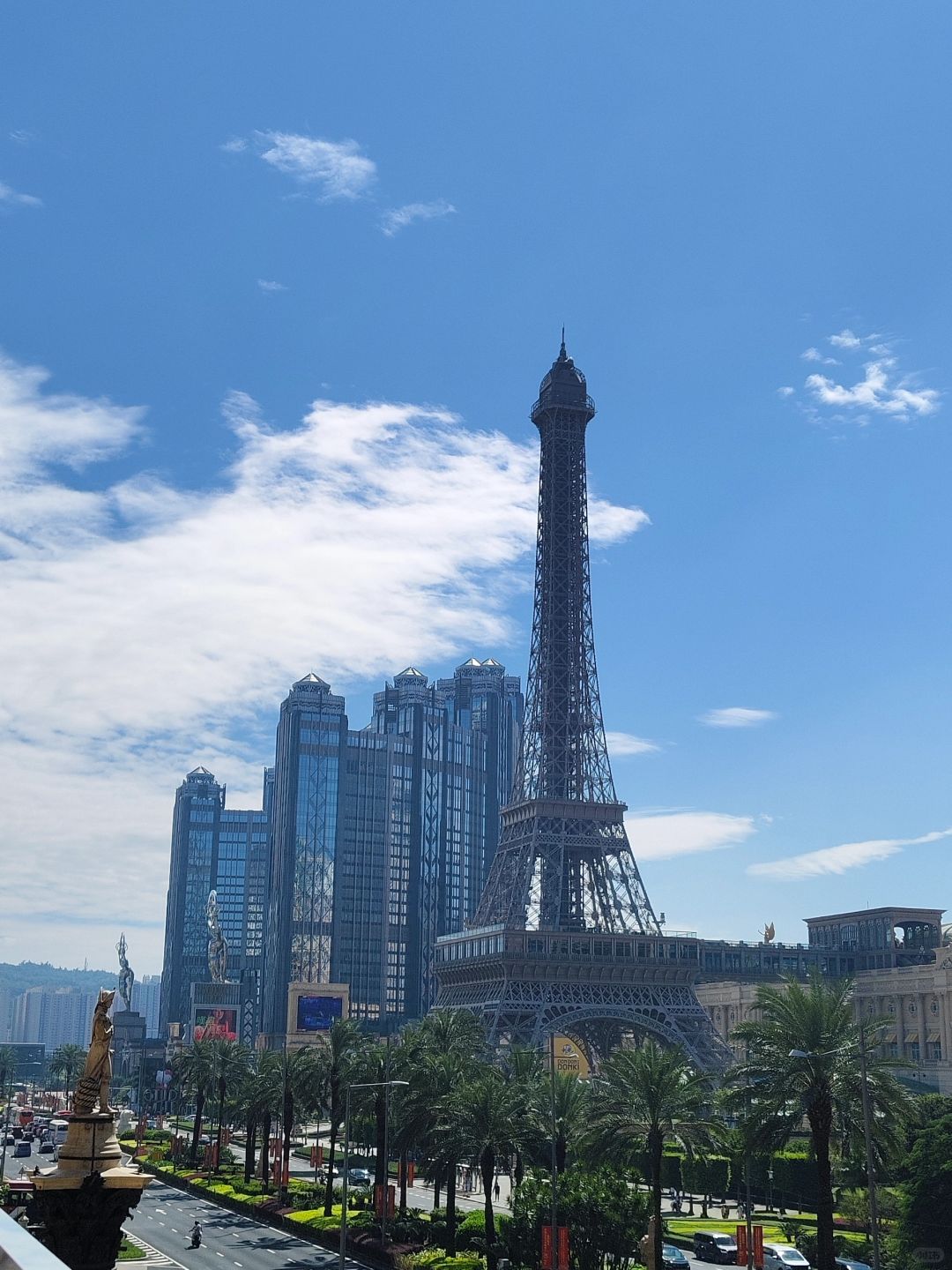 Macao-Zhuhai-Macau one-day tour guide, visit Grand Lisboa, Love Lane and Fisherman's Wharf