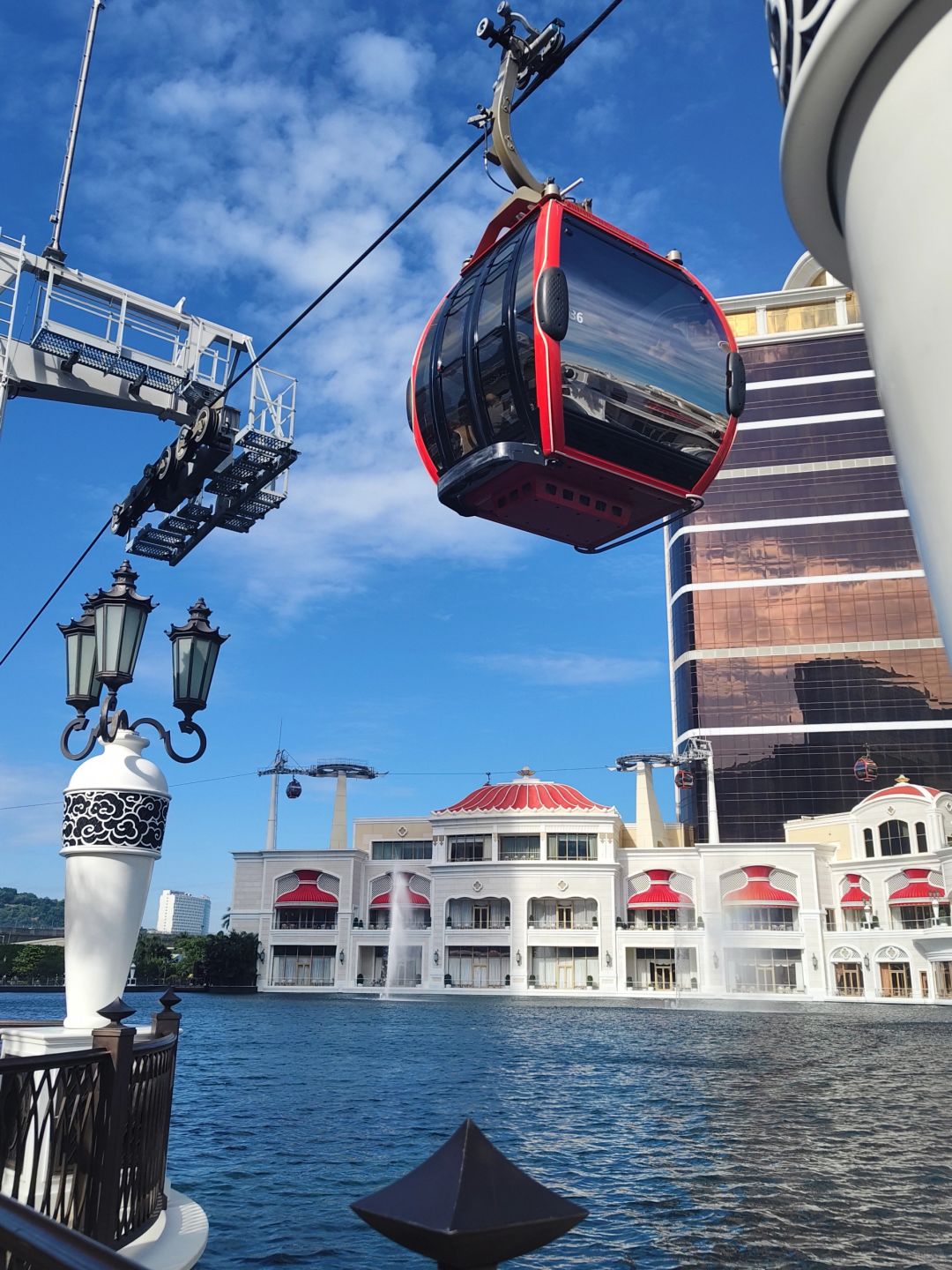 Macao-Zhuhai-Macau one-day tour guide, visit Grand Lisboa, Love Lane and Fisherman's Wharf