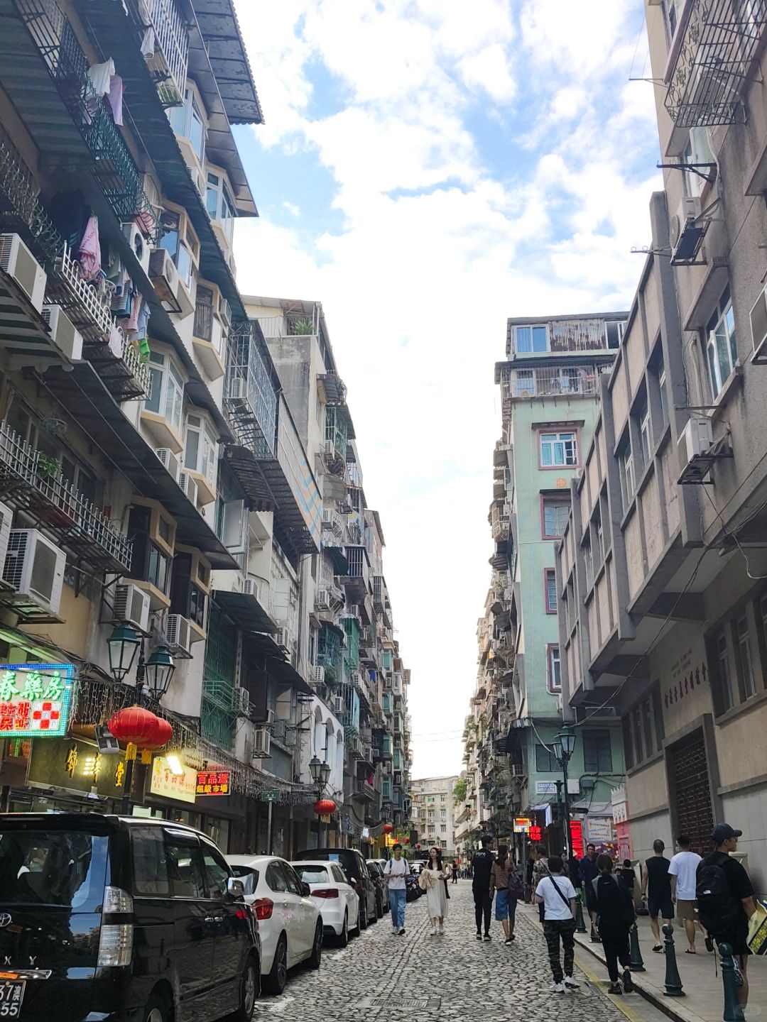 Macao-Zhuhai-Macau one-day tour guide, visit Grand Lisboa, Love Lane and Fisherman's Wharf