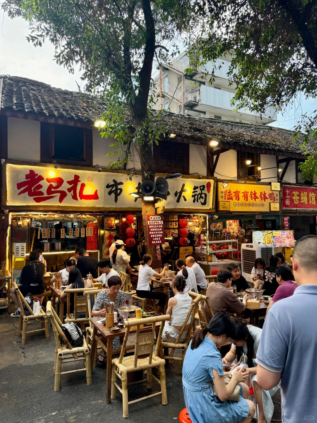 Chengdu/Chongqing-A must go when you come to Chengdu! A street of restaurants!