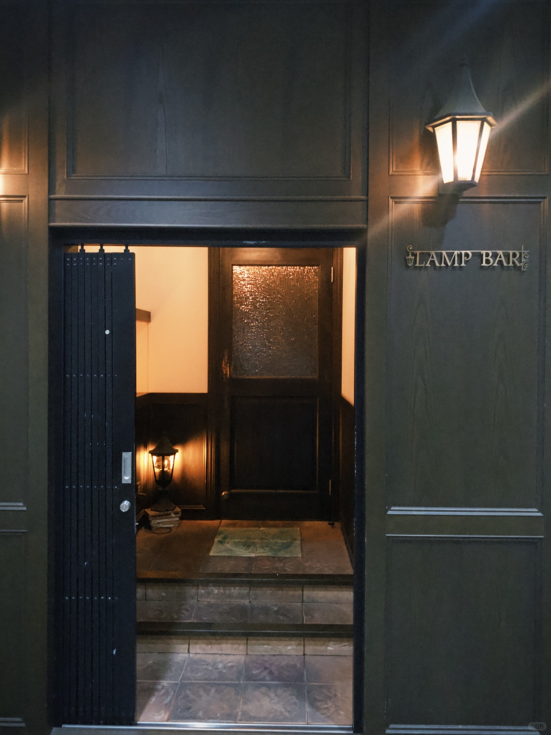 Osaka-treasure shop:elegant and very atmospheric LAMP BAR
