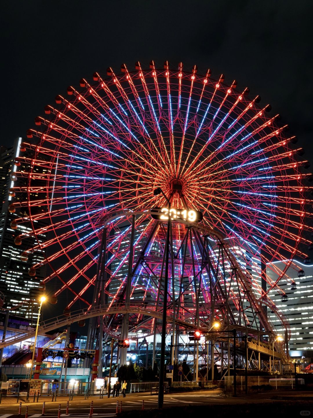 Tokyo-A travel guide to Yokohama:Yokohama Landmark Tower Building,Sankei Garden and  Yokohama Marine Tower
