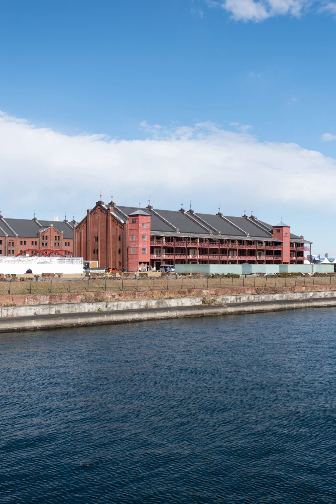 Tokyo-A one-day citywalk tour in Yokohama:Yokohama Port Pier,Yamashita Park,Red Brick Warehouse and so on