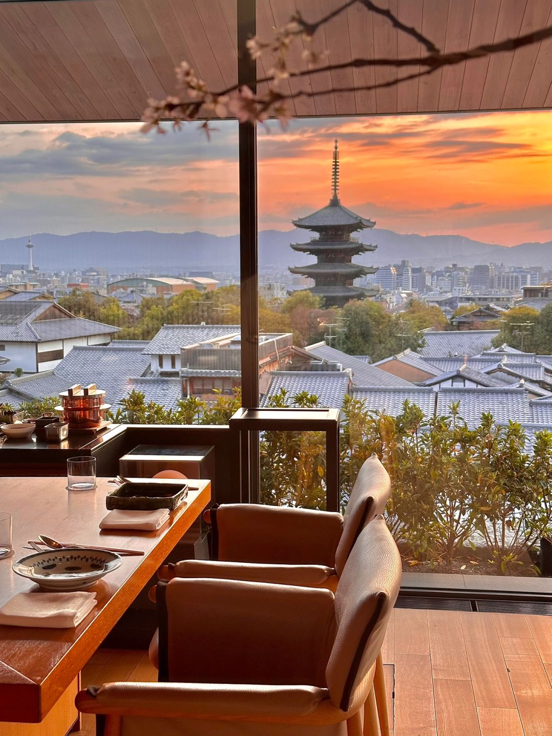 Osaka-Kyoto Park Hyatt where you can take pictures of  beautiful sunset and Yazaka Tower
