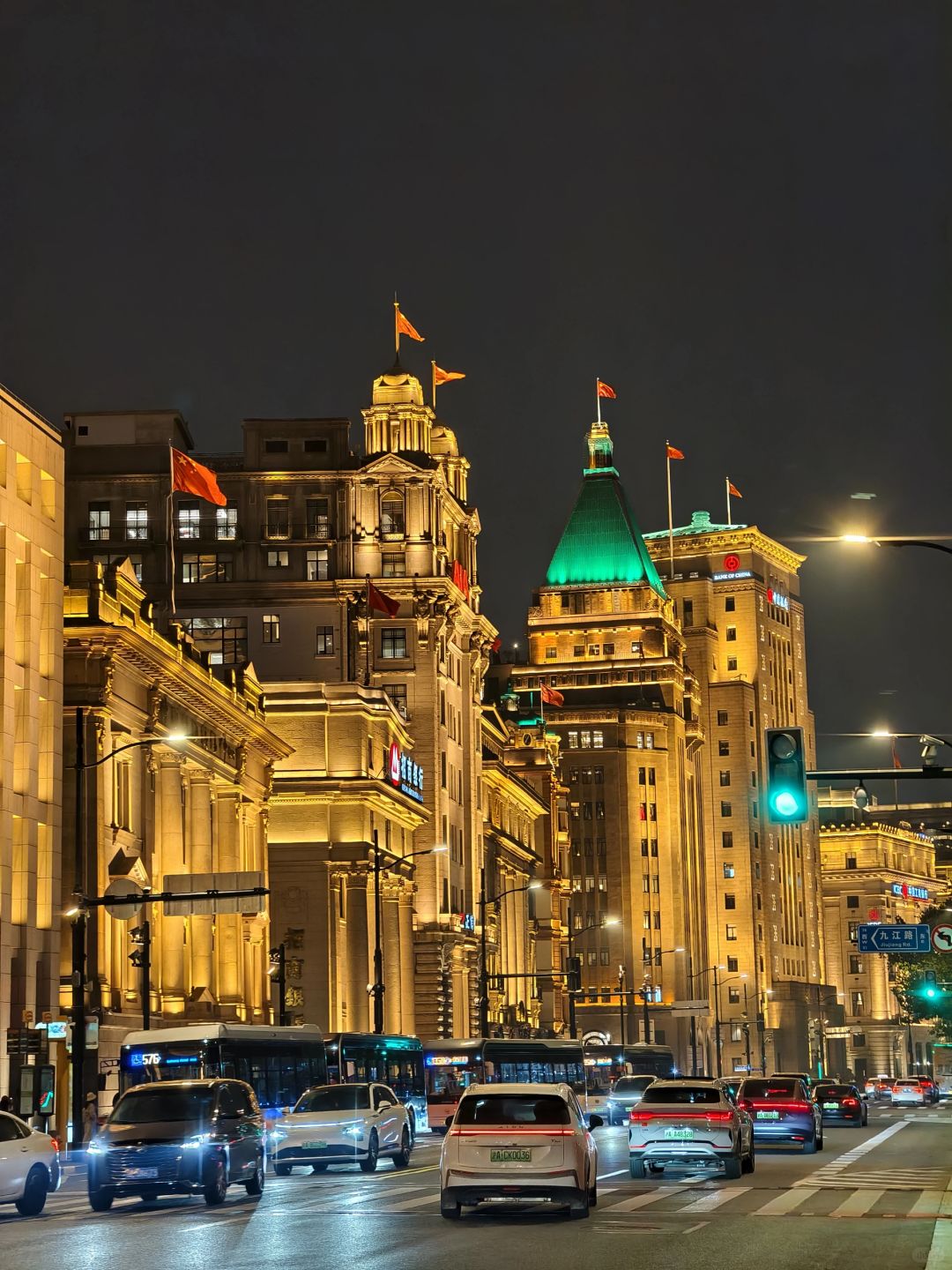 Shanghai/Hangzhou-The Bund in Shanghai has different beauty in different seasons!