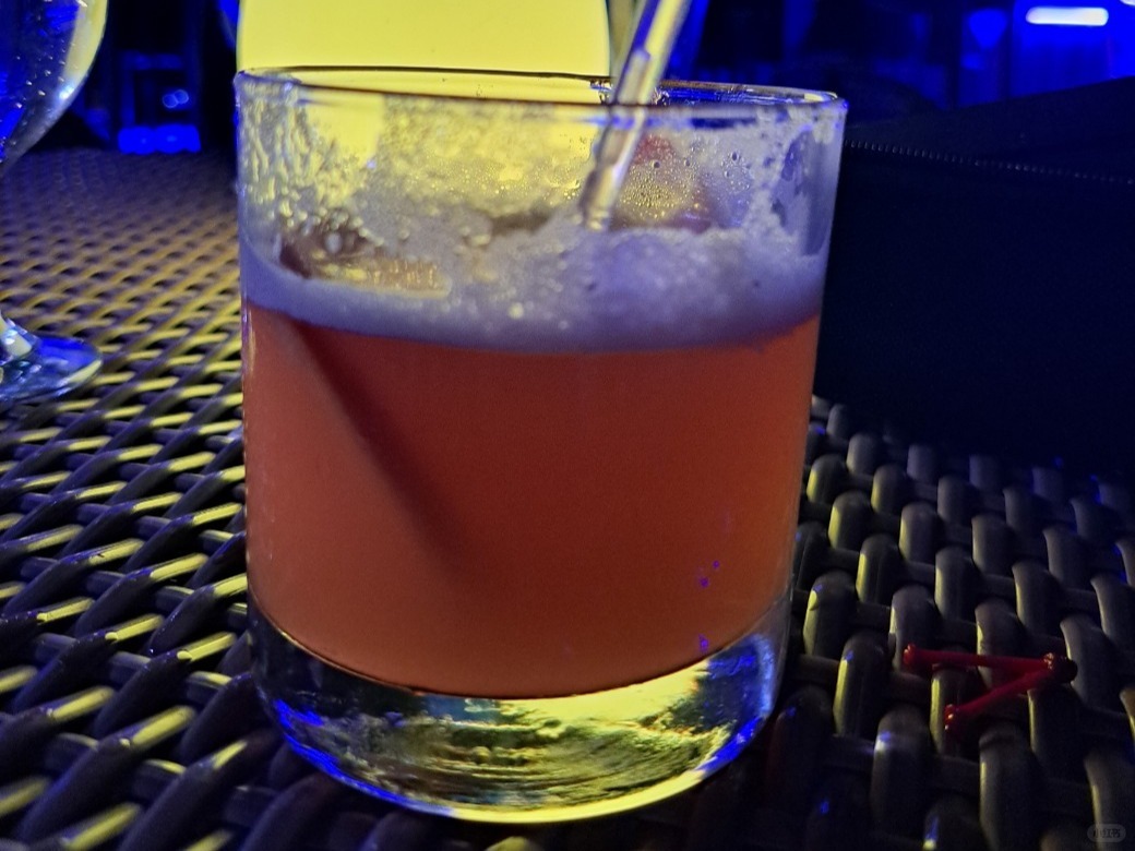 Cebu-The most atmospheric Seda Hotels bar in Cebu has a resident singer at 8pm on weekends