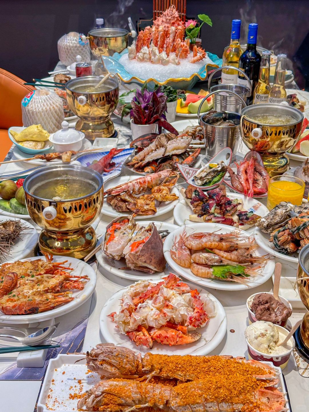 Beijing/Tianjin-Beijing Yalan buffet restaurant ，The environment is so beautiful, it looks like an underwater world！