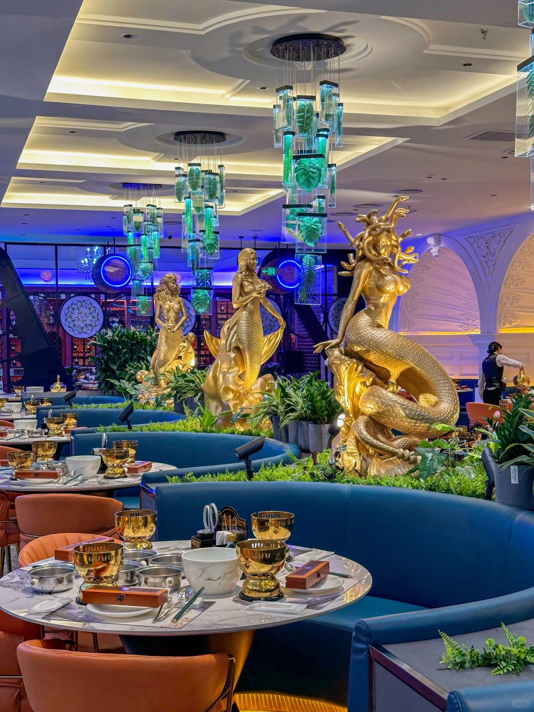 Beijing/Tianjin-Beijing Yalan buffet restaurant ，The environment is so beautiful, it looks like an underwater world！