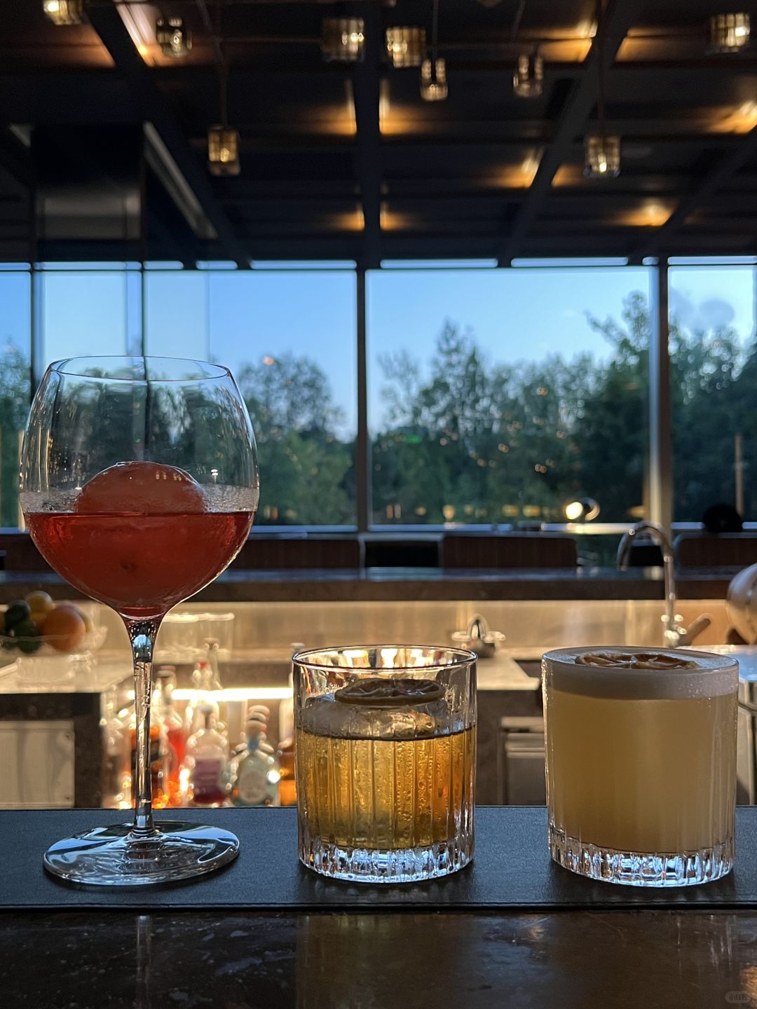 Beijing/Tianjin-Beijing Music Bar has a wide variety of wines and many unique specialties!
