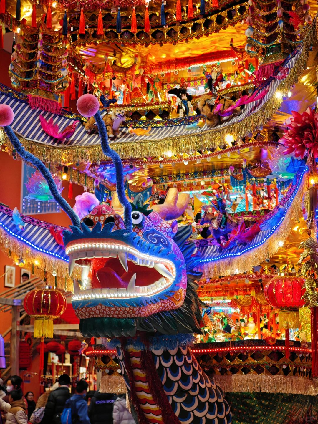Beijing/Tianjin-At the China National Arts and Crafts Museum in Beijing, enjoy various exquisite intangible cultural handicrafts!
