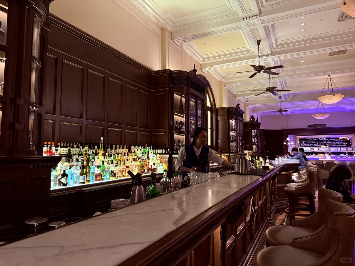 Shanghai/Hangzhou-Waldorf Long Bar in Shanghai, a wine with a sense of story, is like opening Pandora's blind box!