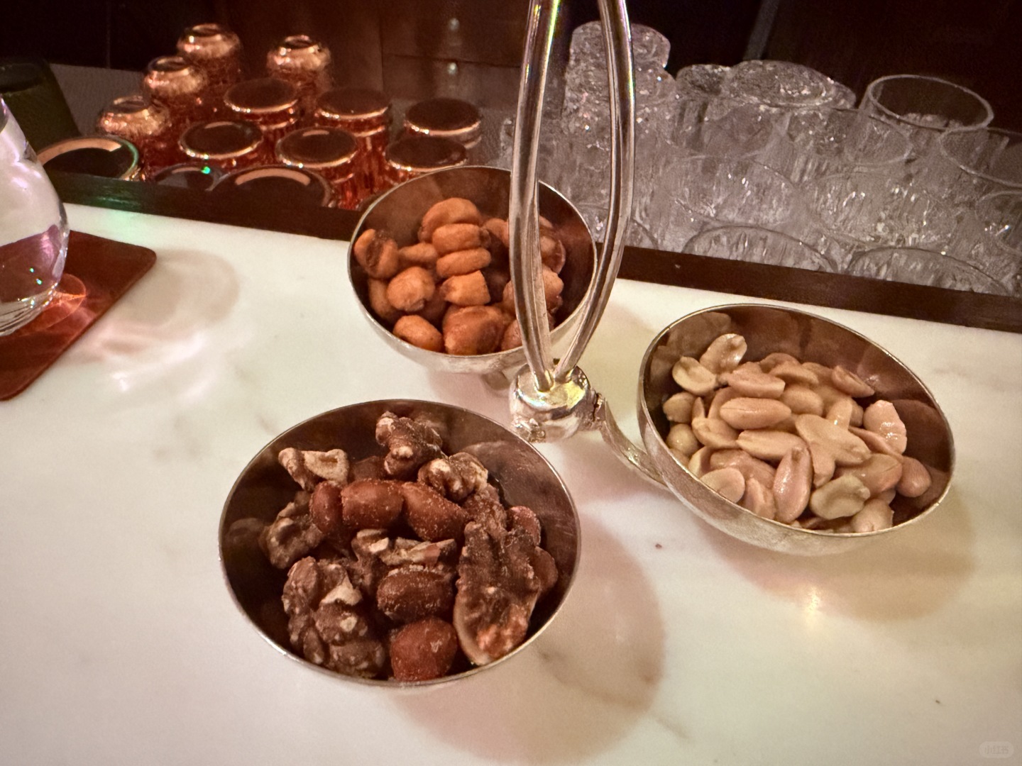 Shanghai/Hangzhou-Waldorf Long Bar in Shanghai, a wine with a sense of story, is like opening Pandora's blind box!