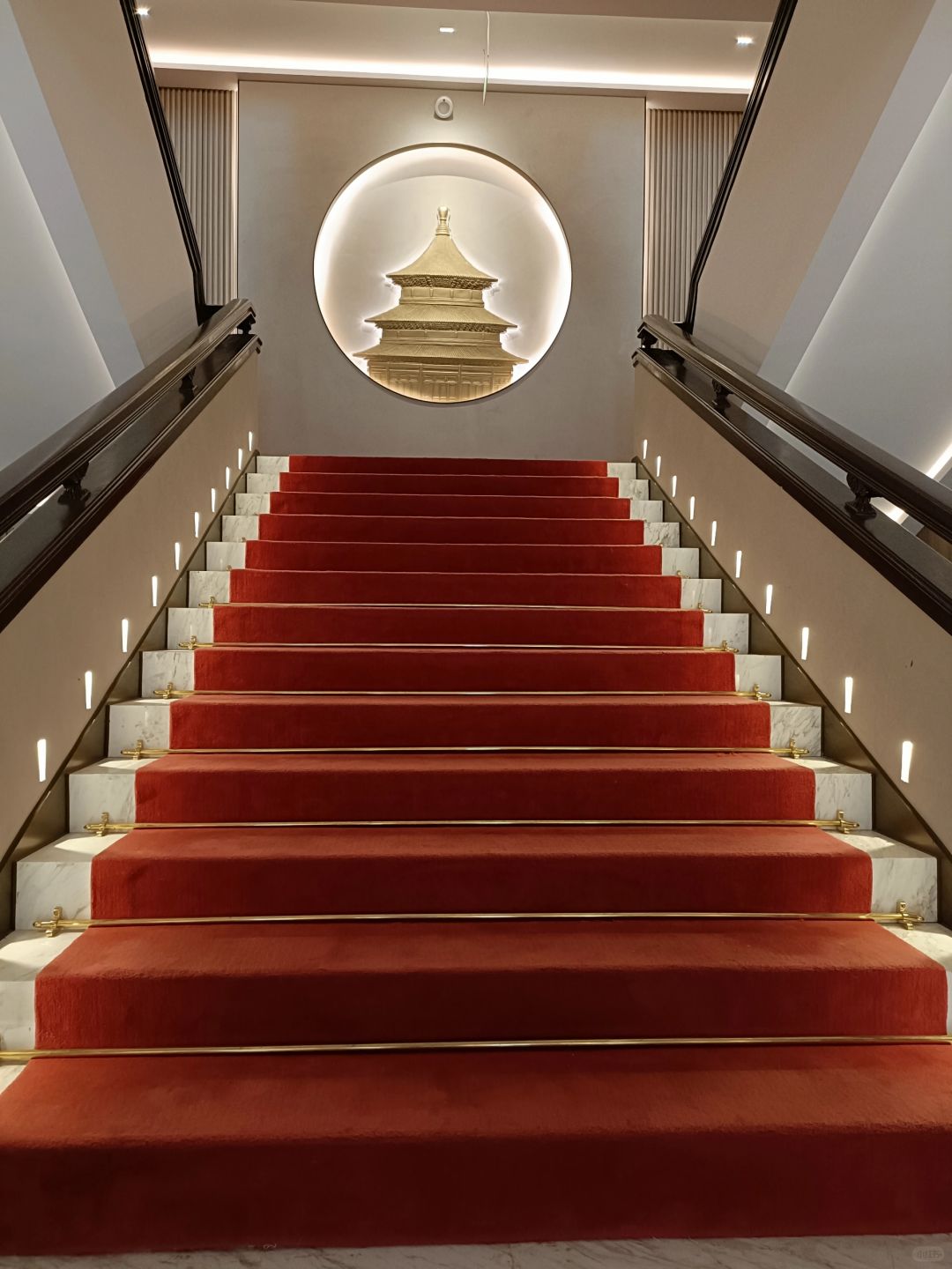 Beijing/Tianjin-Beijing Huaqiao Yebo Junting Hotel, with Chinese ancient architectural style, provides free goodnight porridge