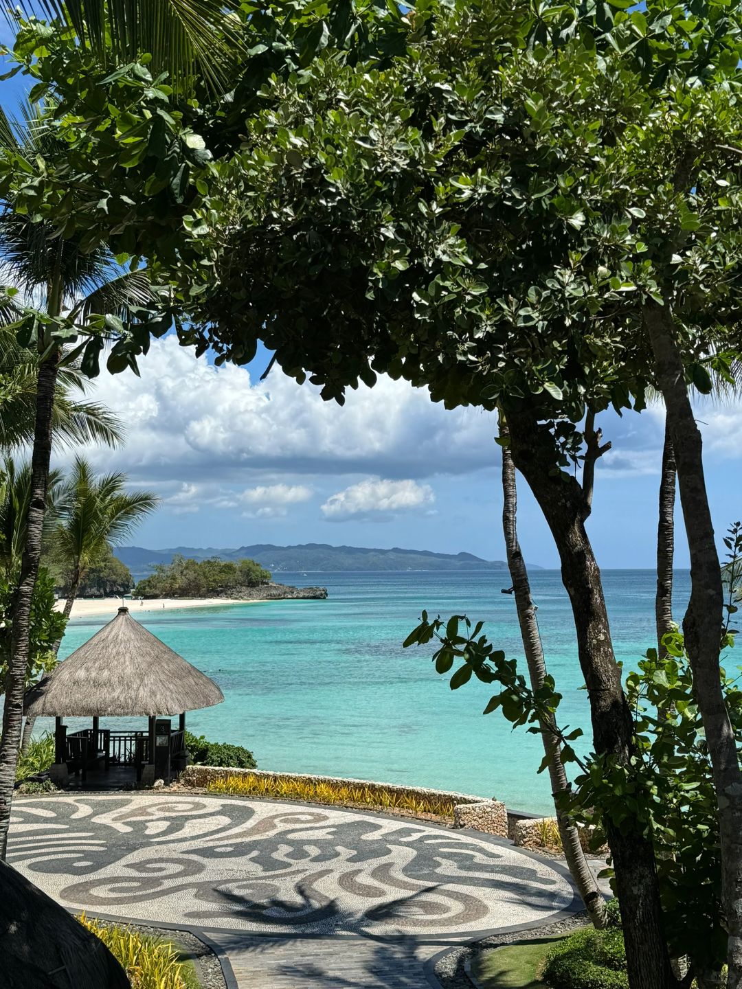 Boracay-The Shangri-La Hotel in Boracay, Philippines is surrounded by greenery and offers free speedboat transfers