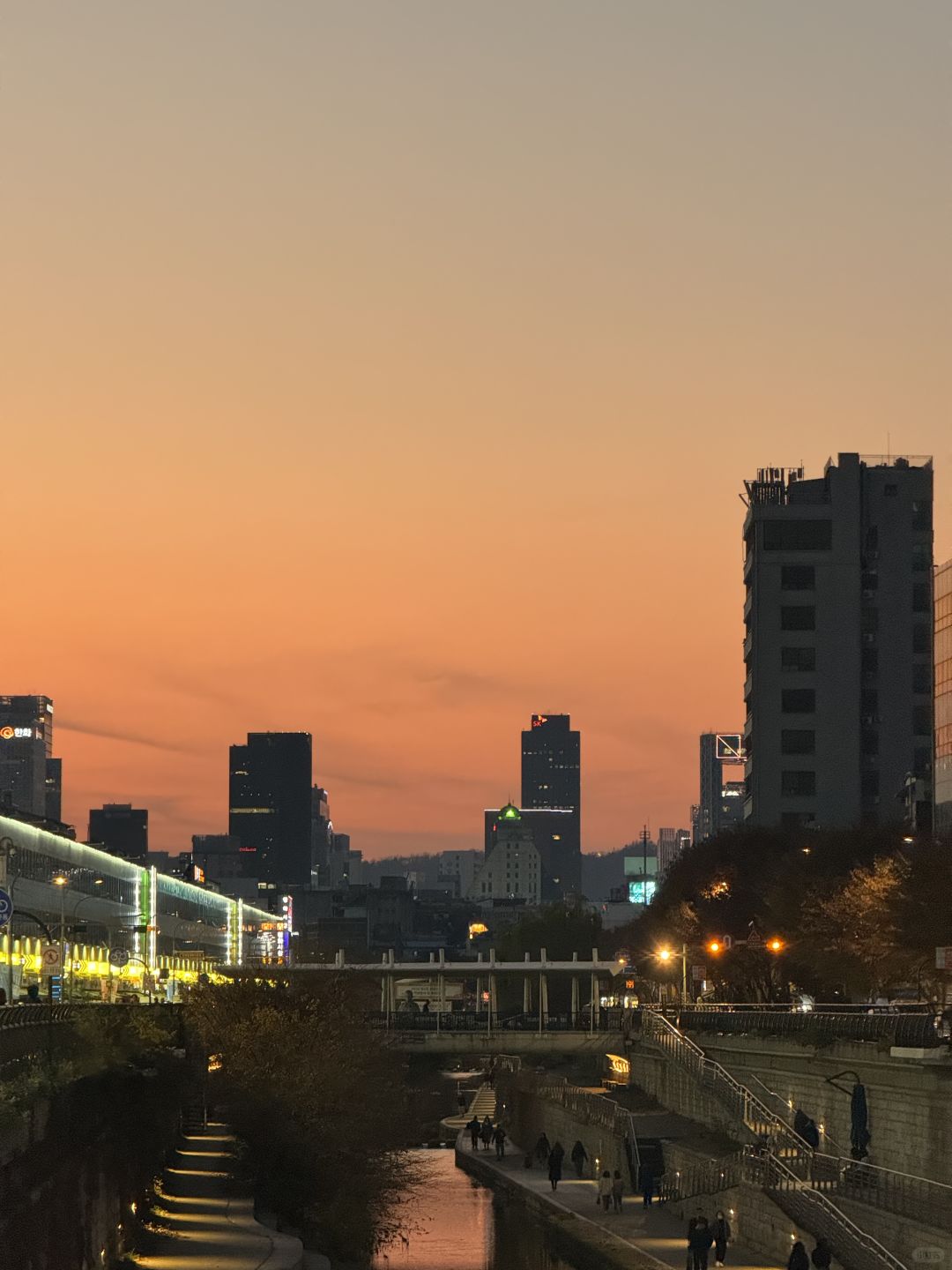 Seoul-Seoul Forest, Olympic Park, Changgyeonggung Palace, Heunginjimun Gate, Cheonggyecheon Park Recommended