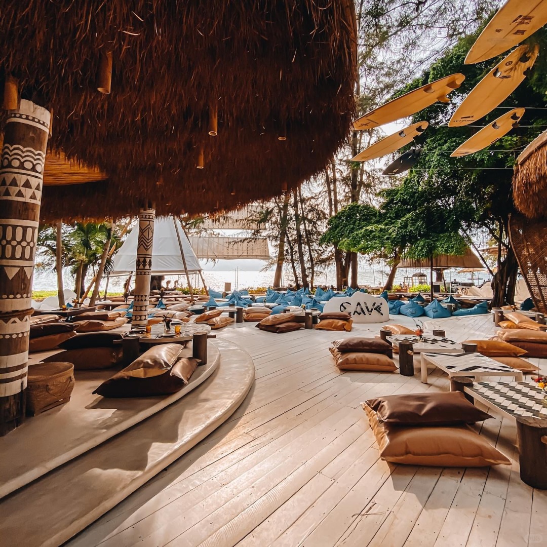 Pattaya-List of the best restaurants for sunset in Pattaya (with reviews). 3 Mermaids, House of Benedict and Cave Beach Club