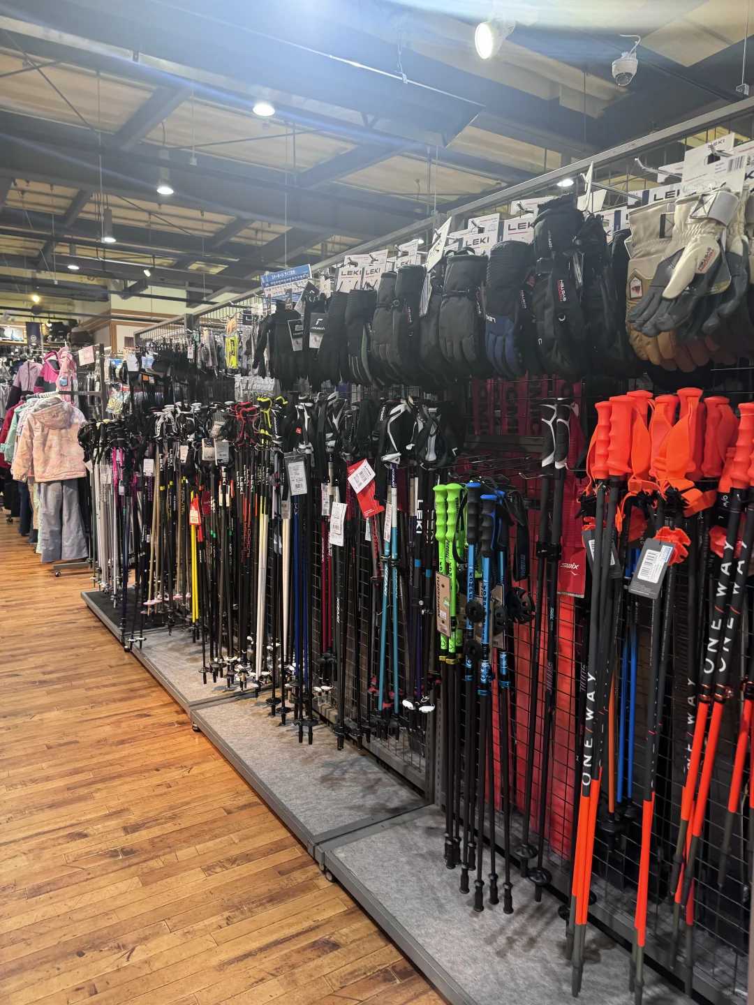 Sapporo/Hokkaido-石井スポーツ Arc'teryx store in Hokkaido, Beta Alpha is very complete! Most of the popular colors are available!