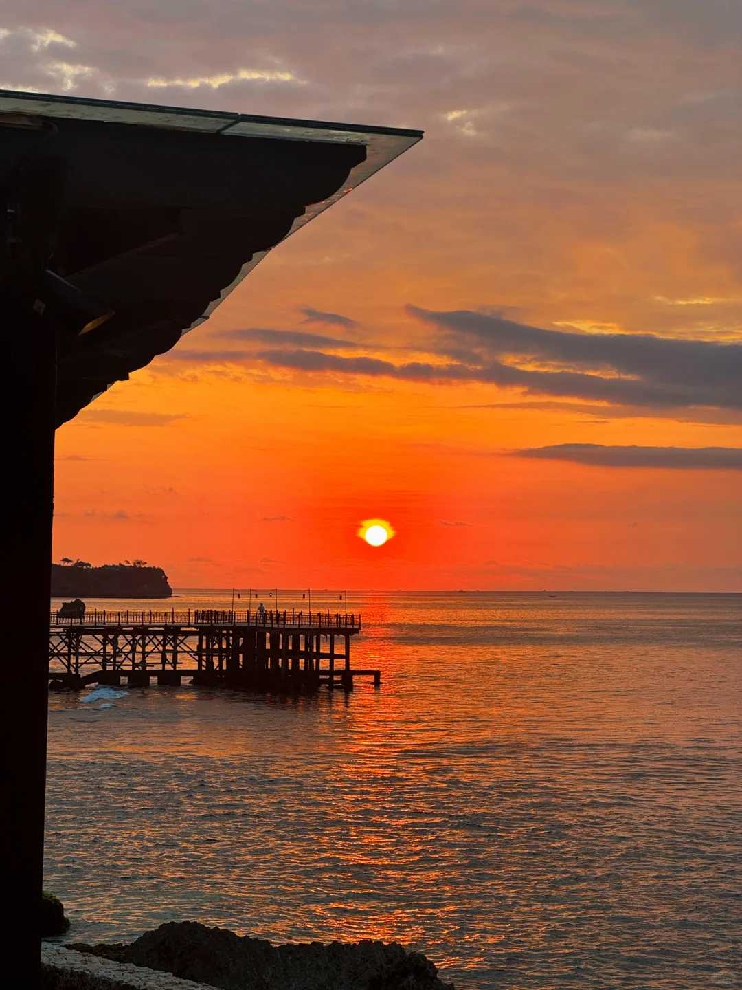 Bali-Is Rock Bar in Bali worth visiting? There is a fun little jungle elevator where you can enjoy the sunset.