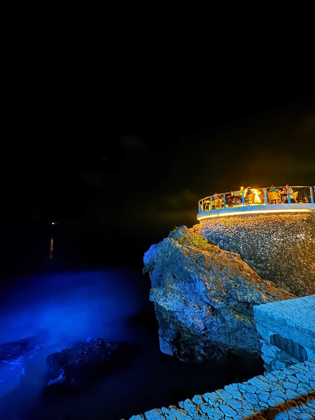 Bali-Is Rock Bar in Bali worth visiting? There is a fun little jungle elevator where you can enjoy the sunset.