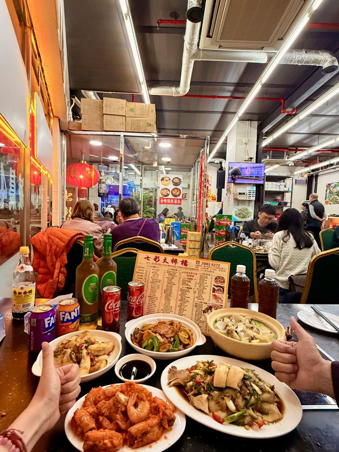 Macao-Colorful food stalls in Taipa, Macau, taste the local stir-fried food in Macau