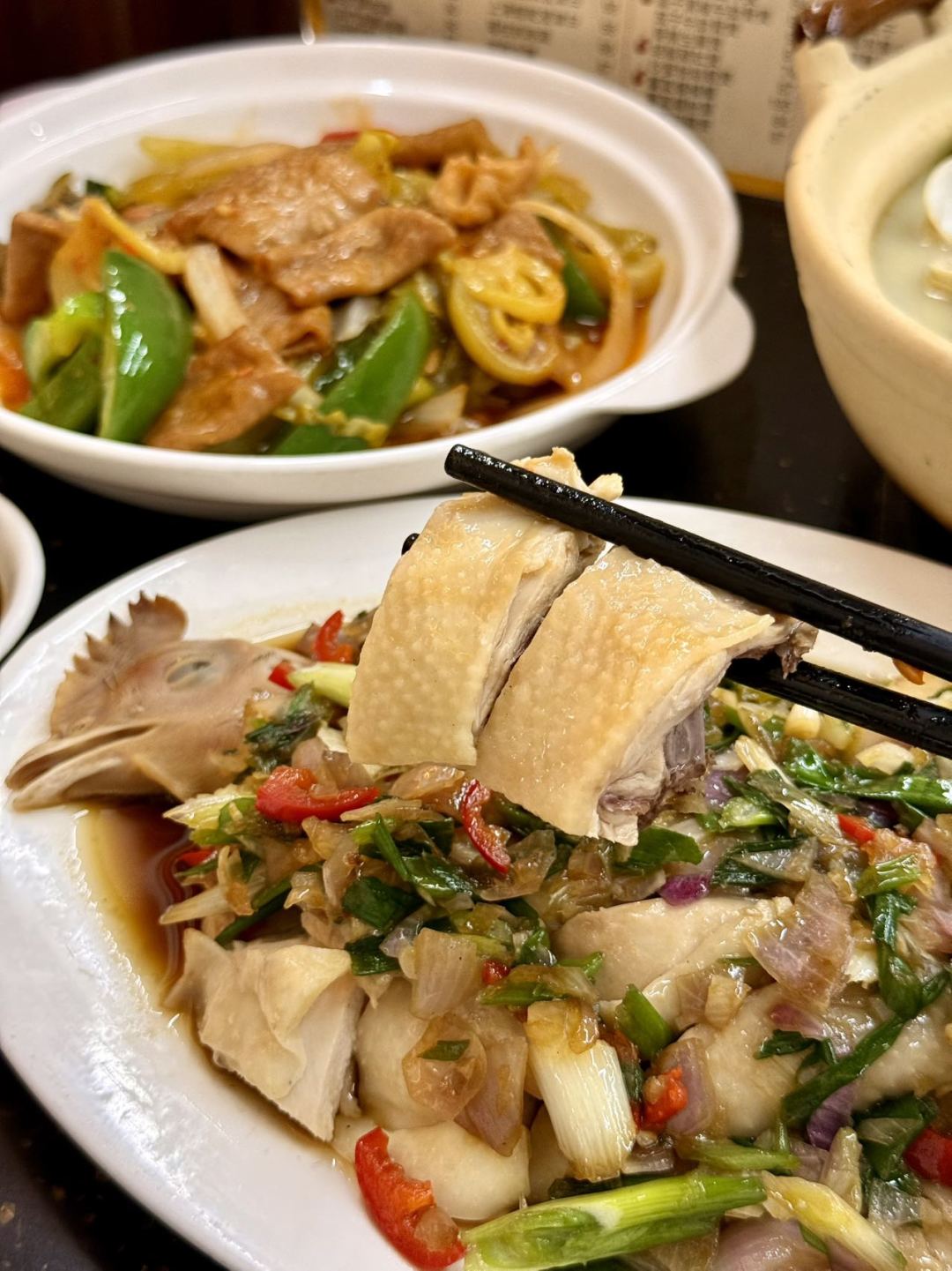 Macao-Colorful food stalls in Taipa, Macau, taste the local stir-fried food in Macau