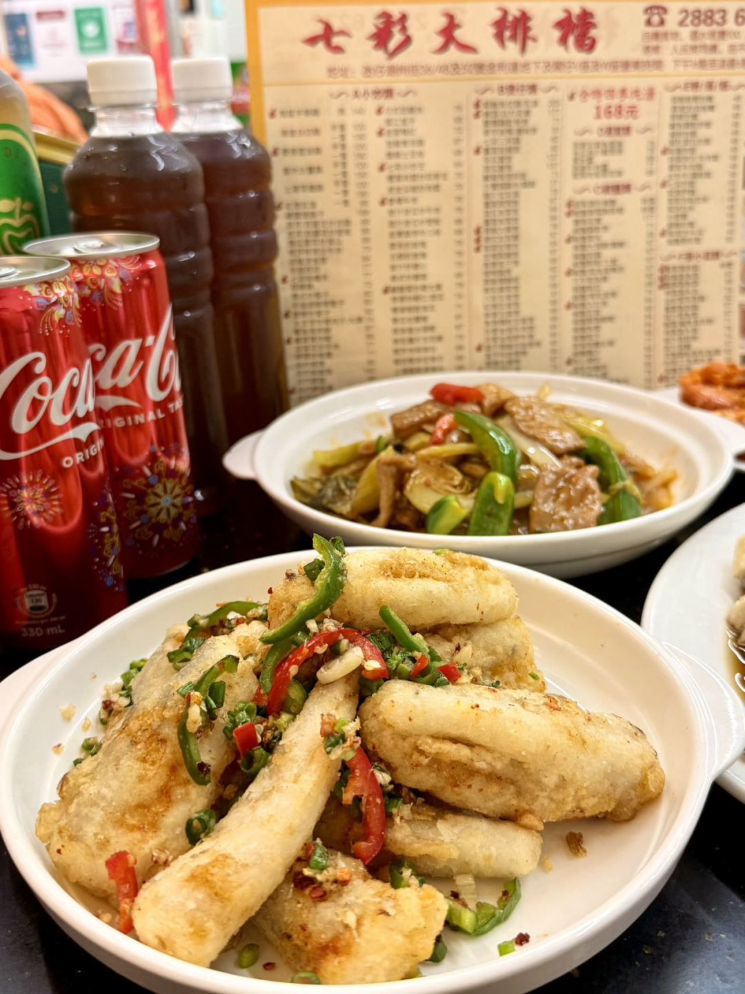 Macao-Colorful food stalls in Taipa, Macau, taste the local stir-fried food in Macau