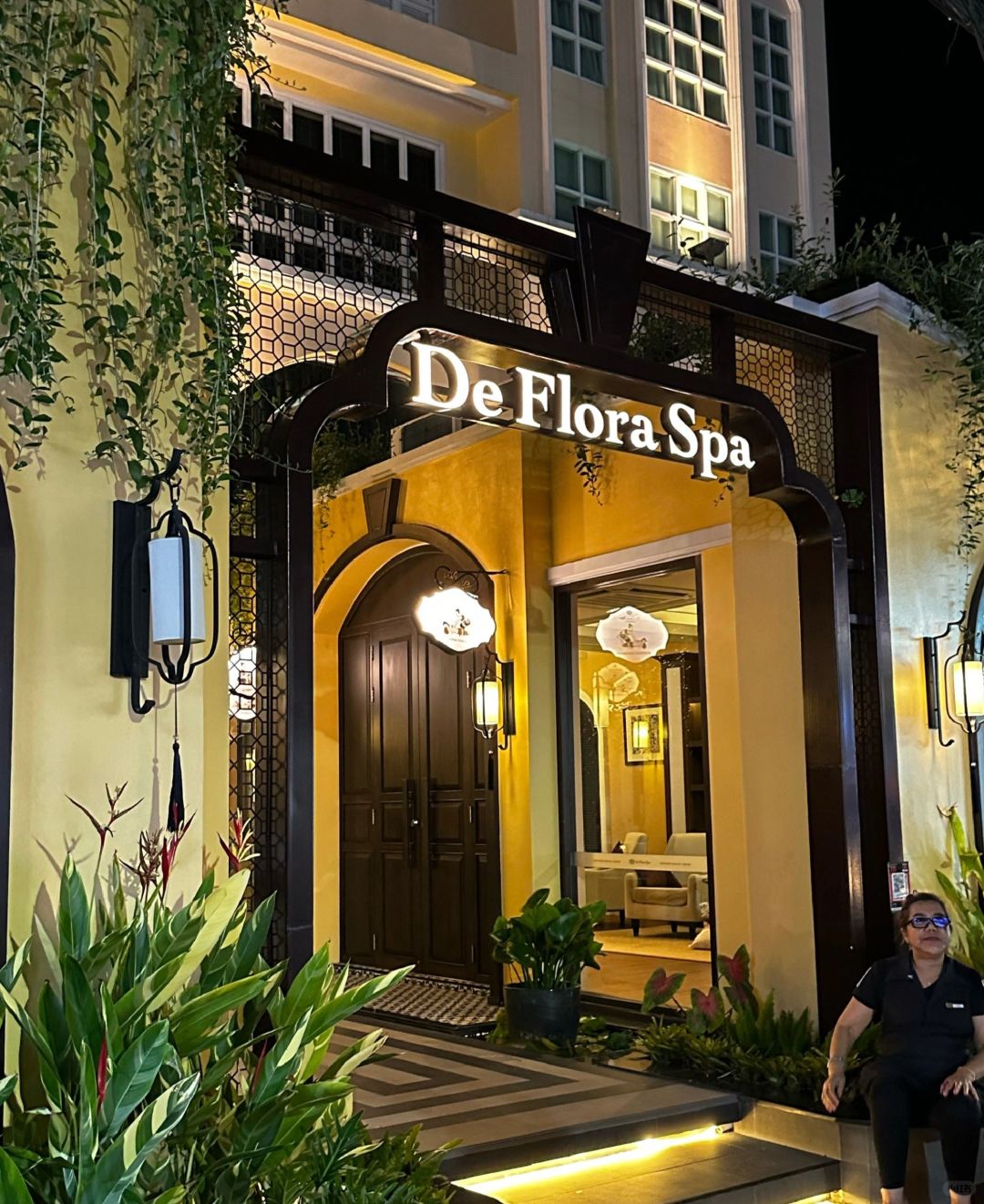 Phuket-Phuket De Flora spa (Patong), Let's relax spa (Patong) and Sansabai (Phuket Town) massage reviews