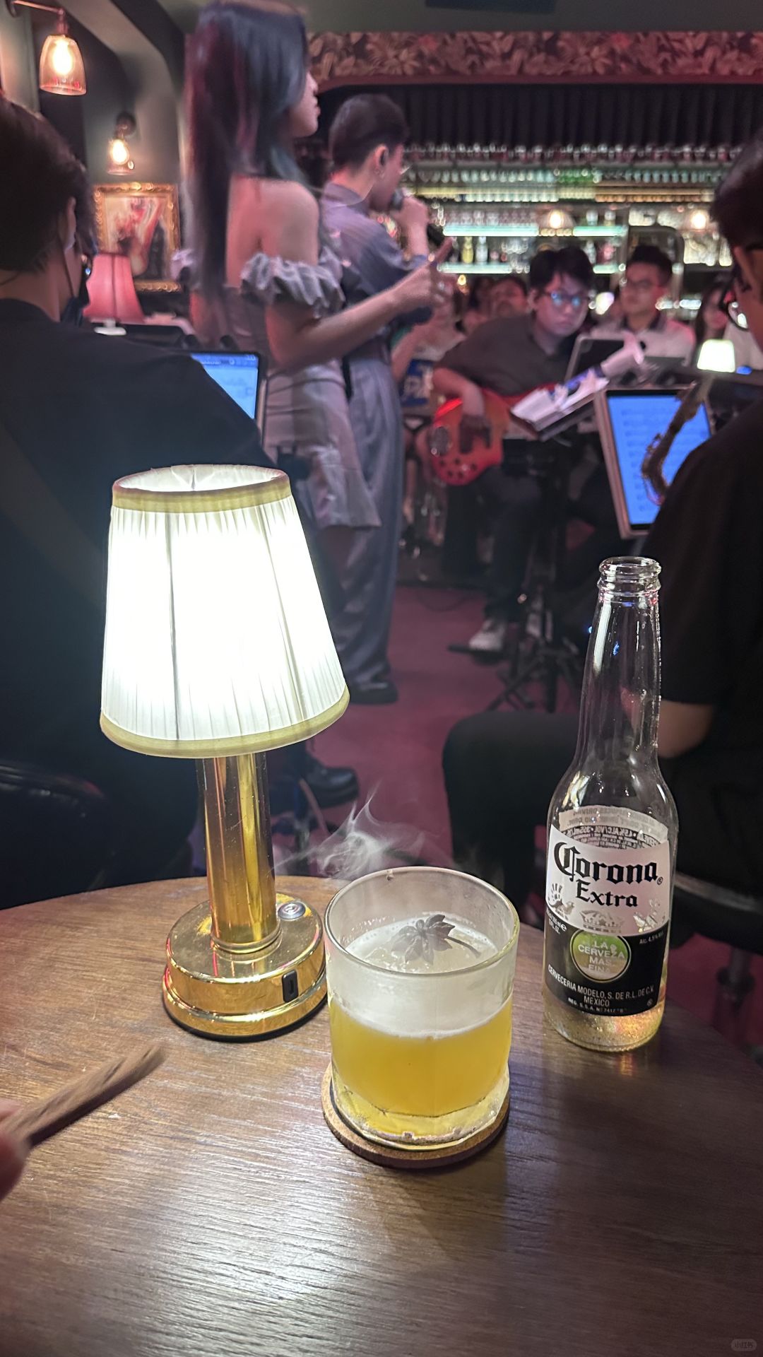 Ho Chi Minh-Acoustic Emotion Talks Bar, the singing, lighting and atmosphere directly captured my heart