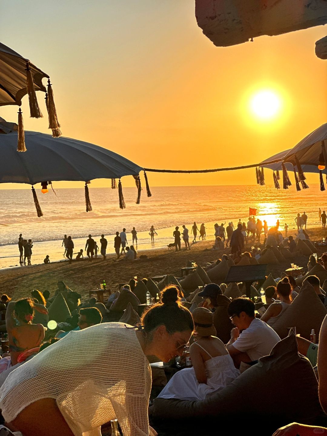 Bali-Bali La brisa Sunday Market, buy a variety of skirts, bikinis, handicrafts, aromatherapy and accessories