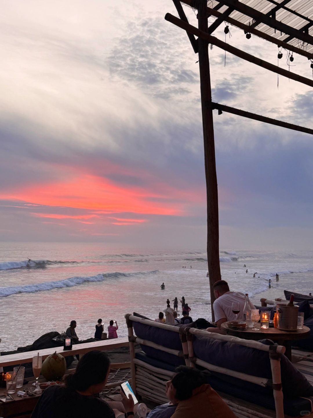 Bali-Bali La brisa Sunday Market, buy a variety of skirts, bikinis, handicrafts, aromatherapy and accessories